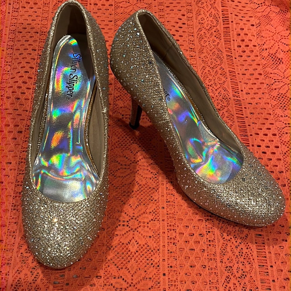 Silver Slipper sparkly gold pumps 6.5